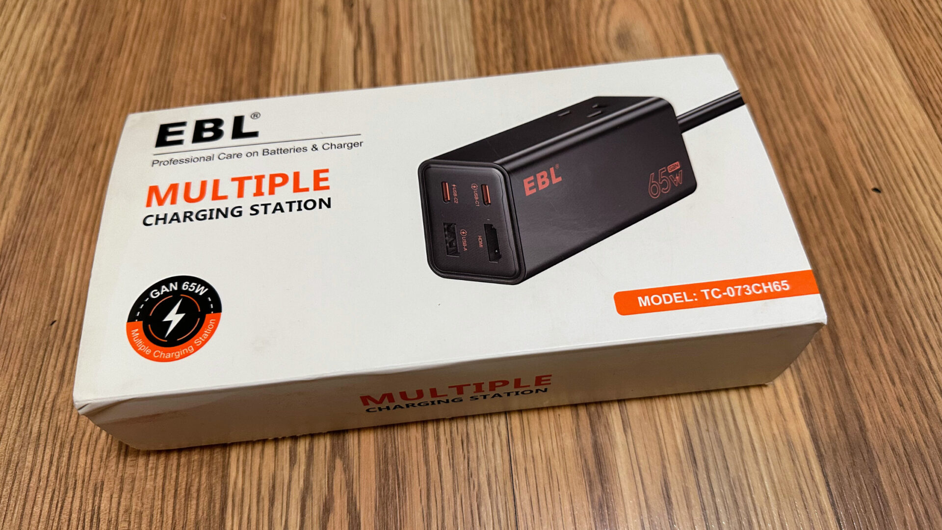 EBL 6-in-1 Desktop Charger